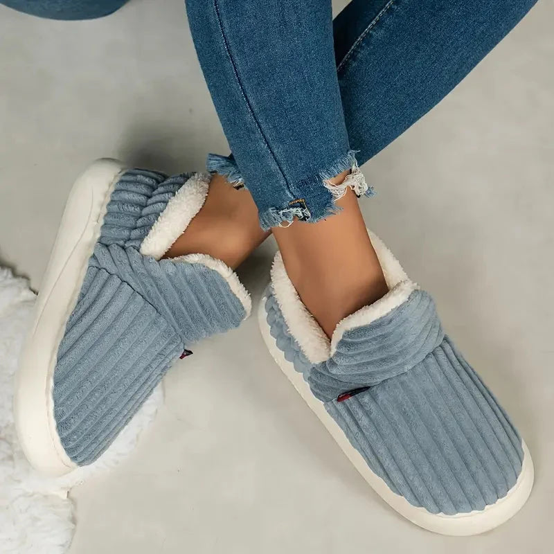 Ember Cozy Pluffi Slippers